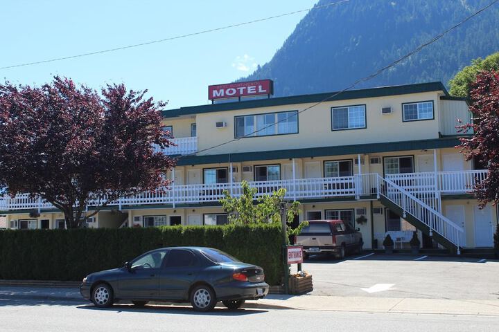 Hotel 76 of 81