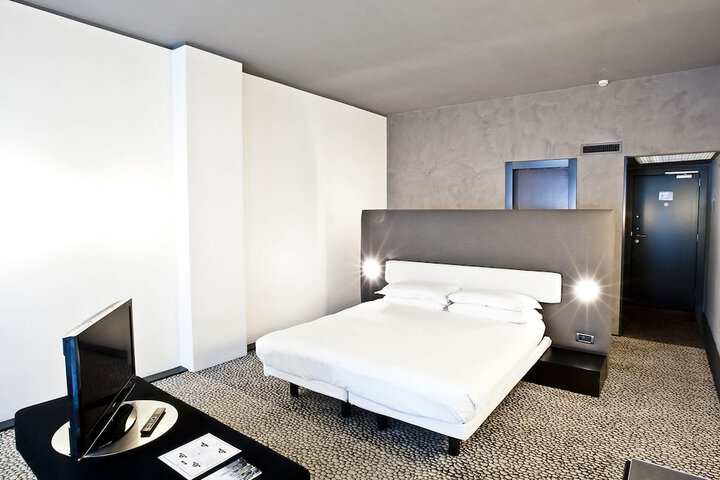 Room 35 of 99