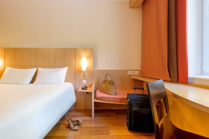Room 4 of 55