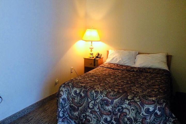 Room 8 of 75
