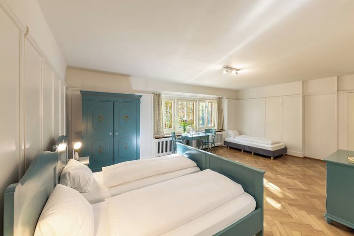 Room 16 of 103