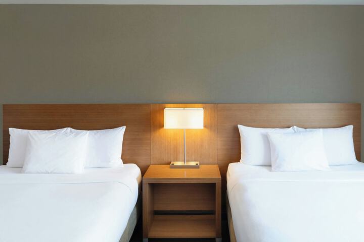 Room 8 of 42