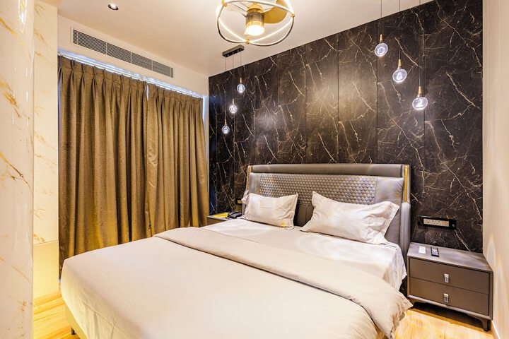Room 8 of 35