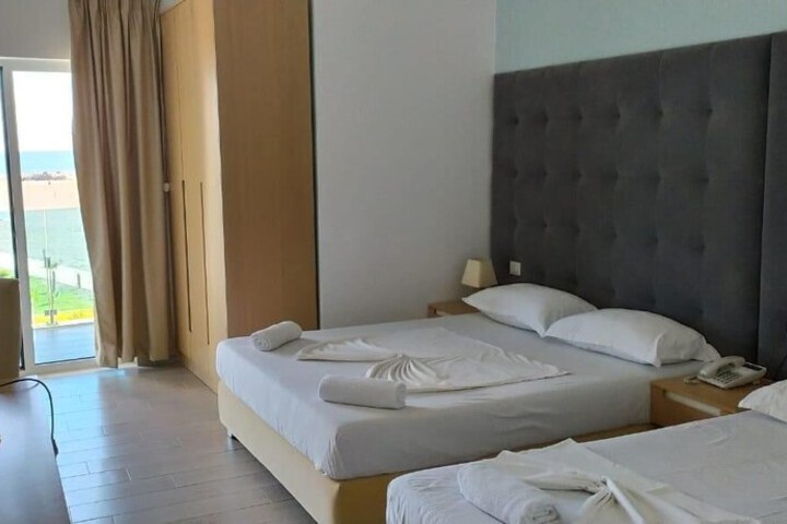 Room 5 of 15