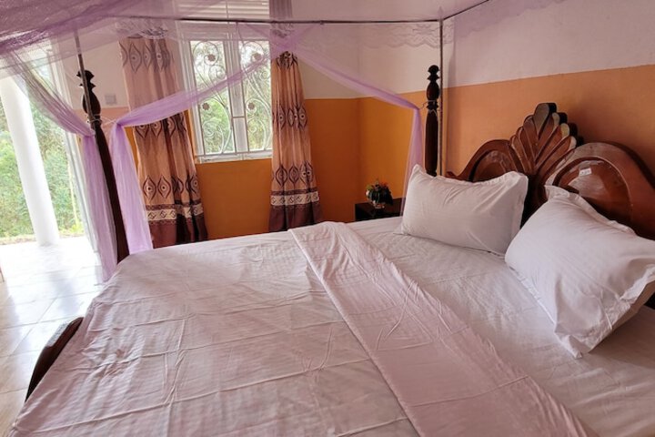 Room 3 of 18