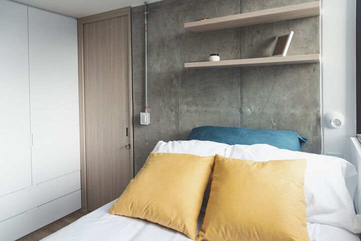 Room 14 of 108