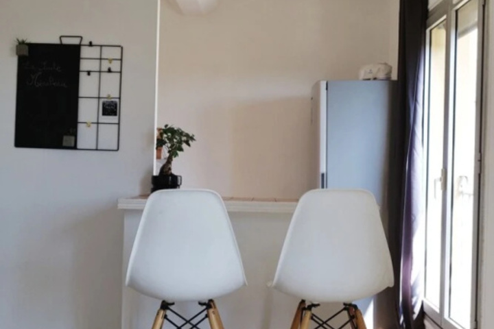 Room 6 of 13