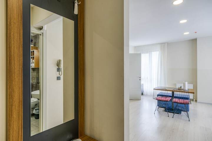 Room 6 of 51