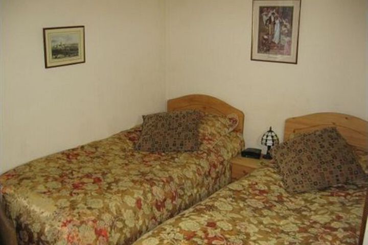 Room 8 of 15