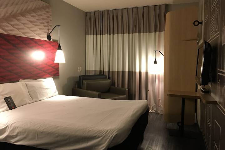 Room 9 of 69