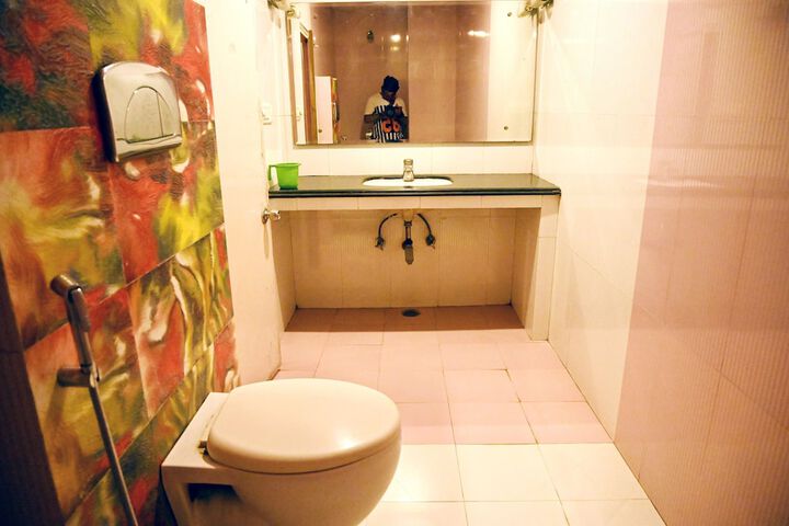 Room 27 of 44