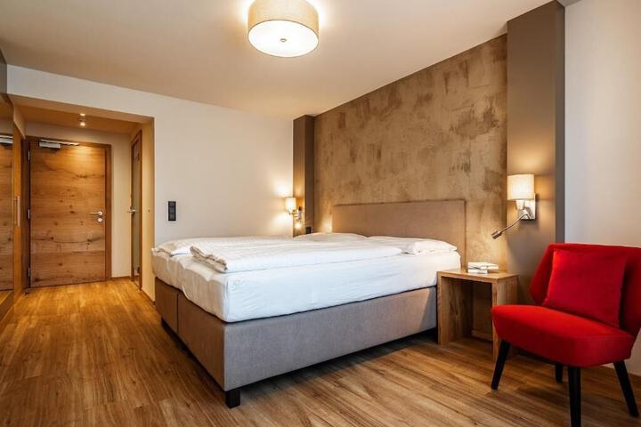 Room 10 of 40