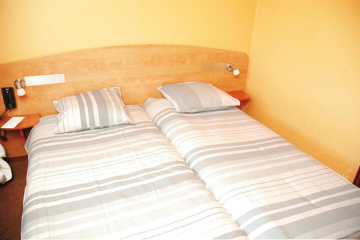 Room 19 of 62