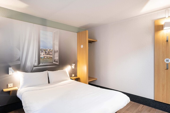 Room 15 of 38