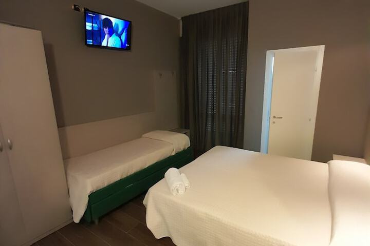 Room 15 of 36