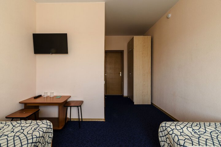 Room 7 of 33
