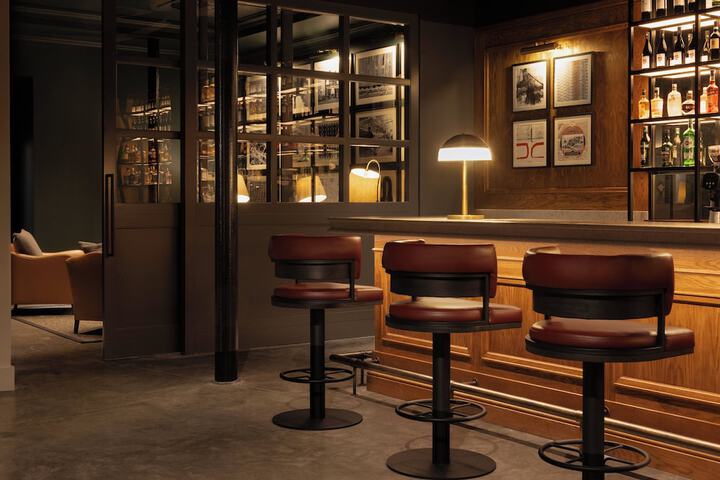 Lounge 51 of 67