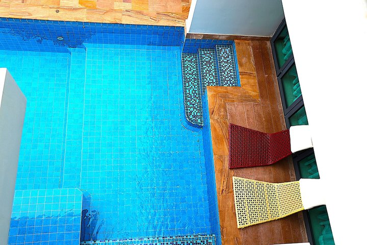 Pool 106 of 313