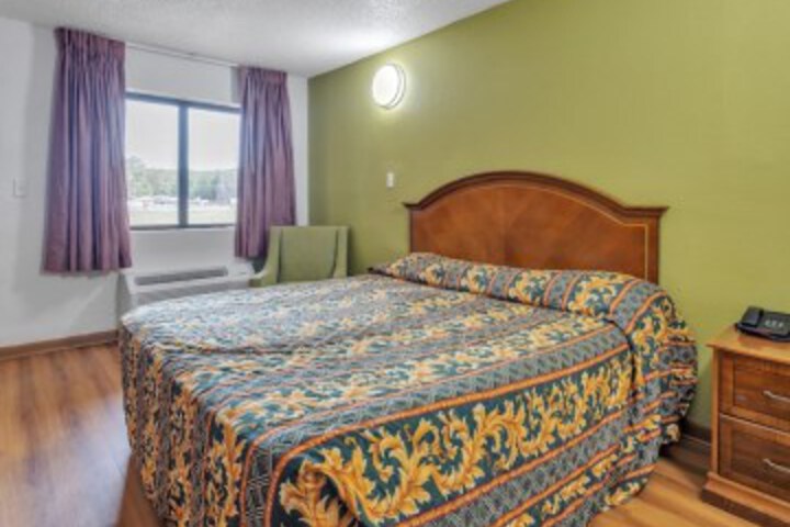 Room 9 of 34