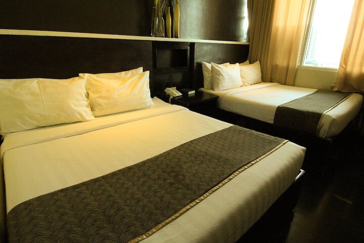 Room 18 of 32