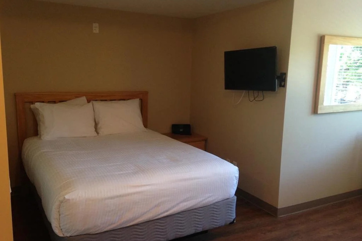 Room 3 of 13