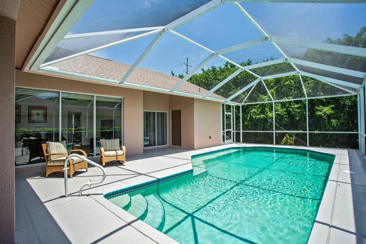 Pool 11 of 21