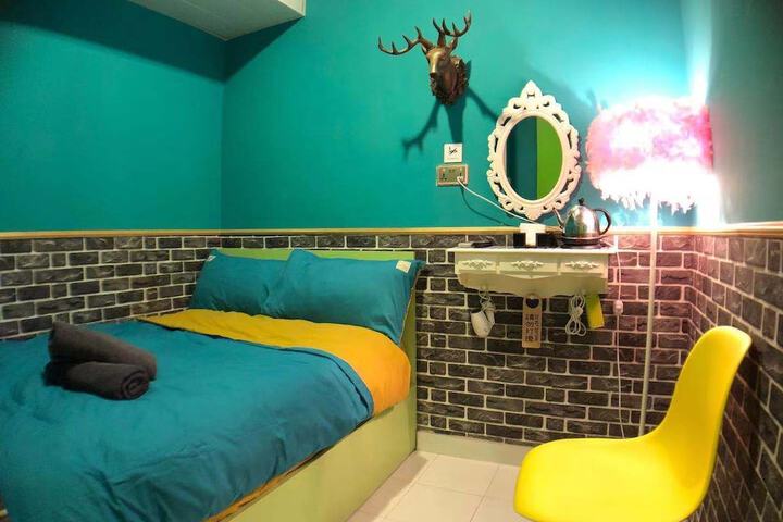 Room 18 of 23
