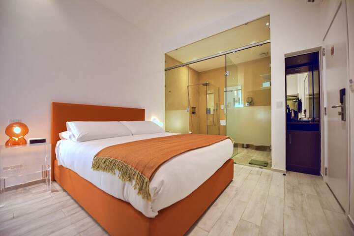 Room 5 of 38