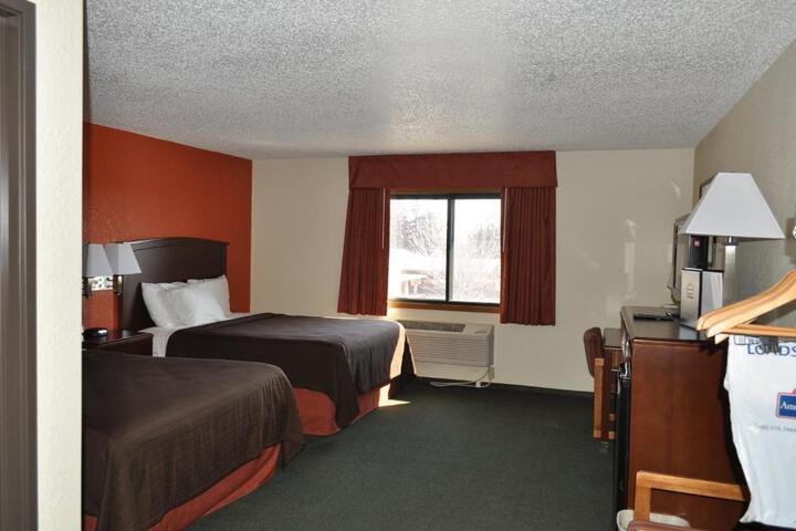 1 Queen Bed (4 of 11)