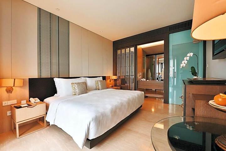 Room 25 of 66