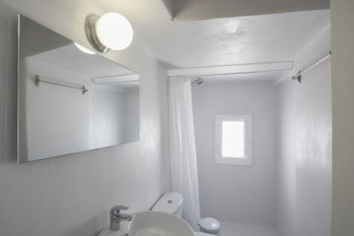 Room 3 of 18
