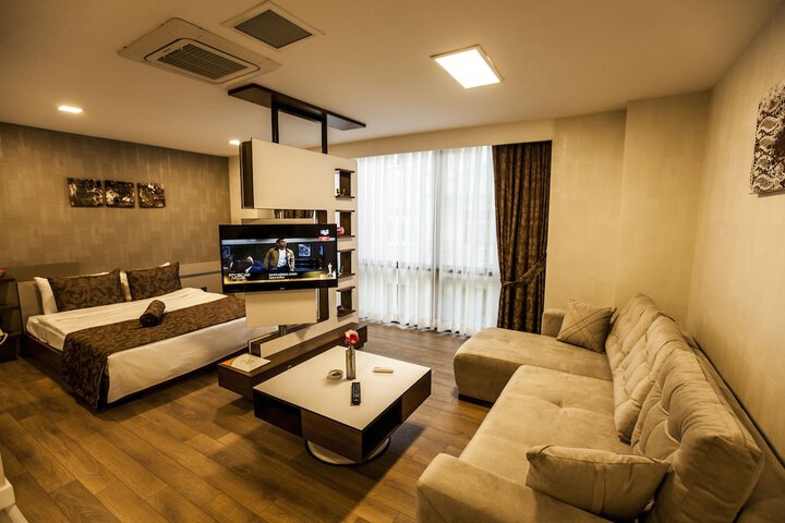 Room 17 of 43
