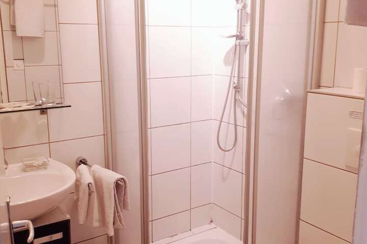 Room 49 of 116