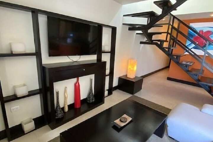 Room 25 of 147