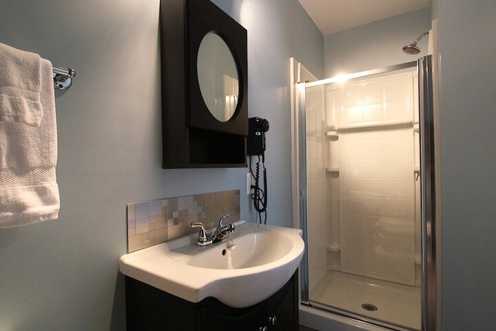 Room 52 of 61