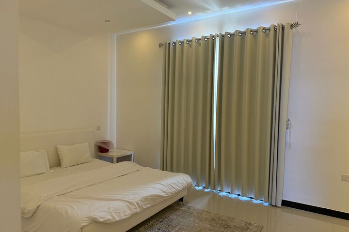 Room 4 of 19