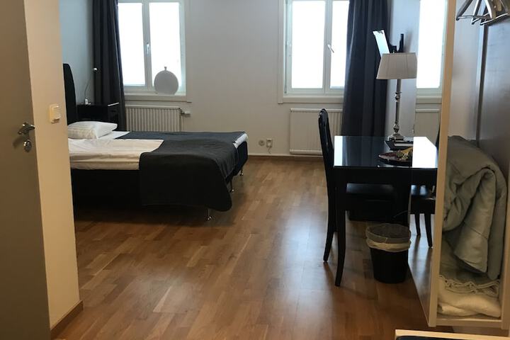 Room 5 of 38