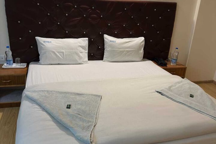 Room 2 of 11