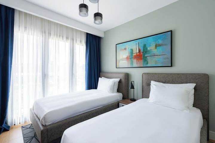 Room 27 of 74