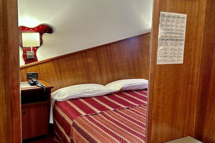 Room 10 of 41