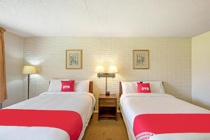 2 Queen Beds (2 of 12)