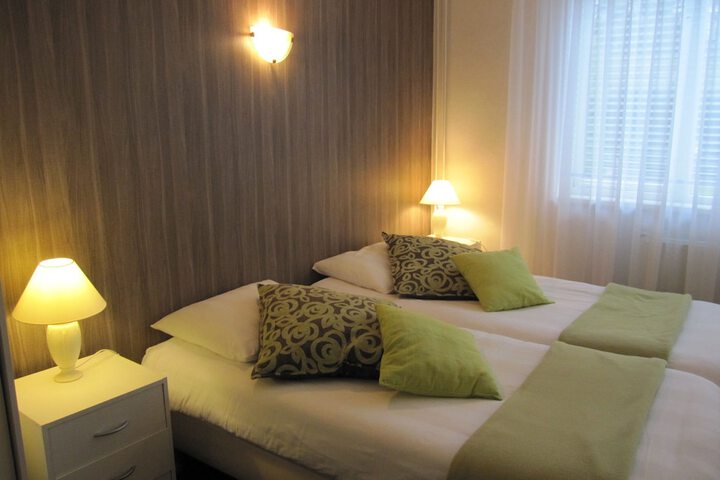 Room 3 of 11