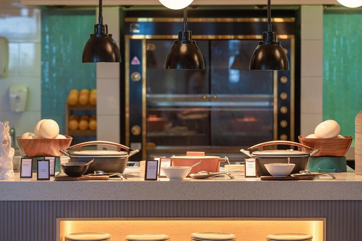 Breakfast/Coffee Service 123 of 215