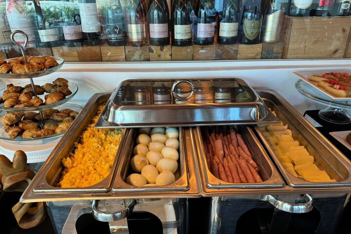 Breakfast/Coffee Service 14 of 25