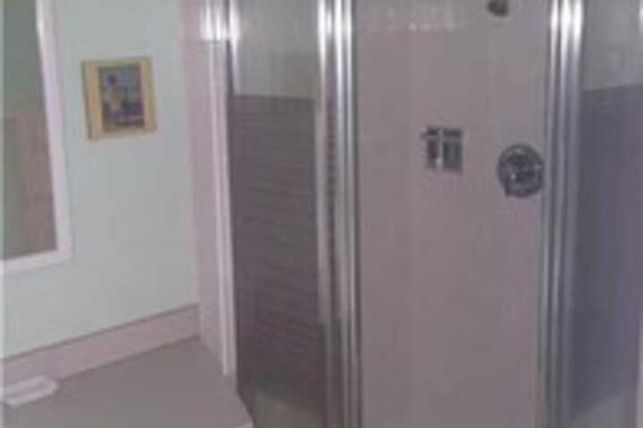 Room 2 of 8
