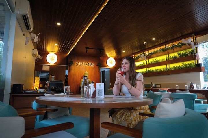 Dining 41 of 55