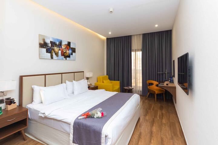 Room 9 of 37