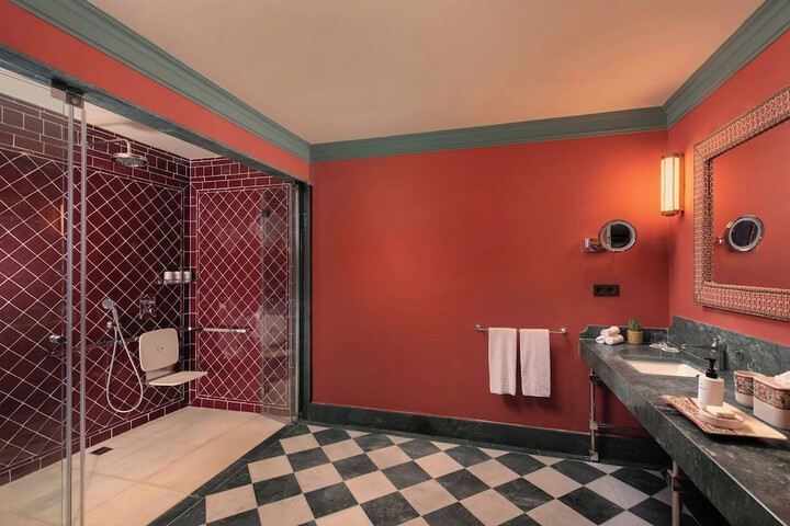 Room 126 of 210
