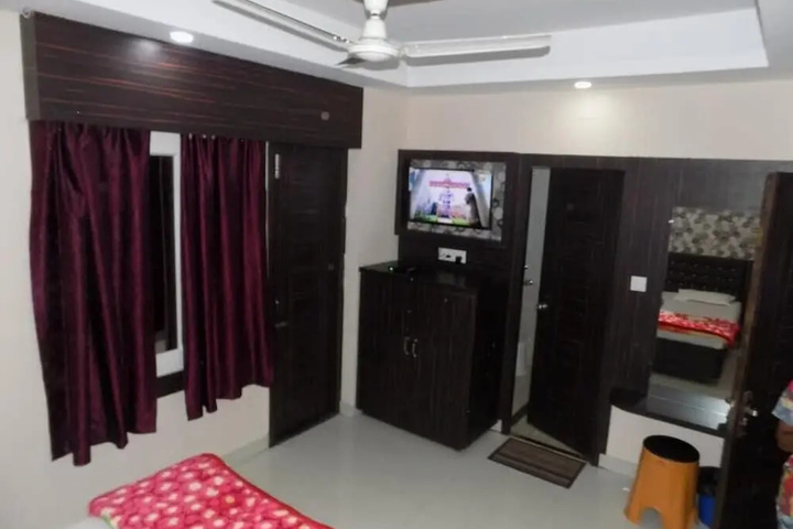 Room 2 of 15