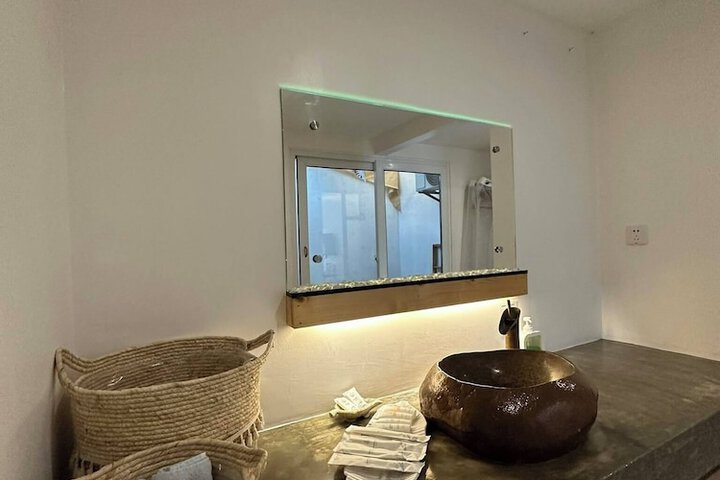 Room 12 of 62